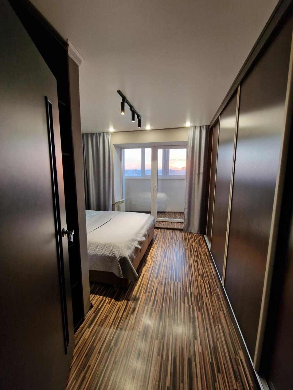 Apartment On Republic Square Ustʼ-Kamenogorsk Esterno foto