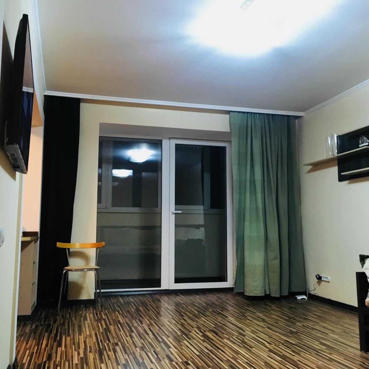 Apartment On Republic Square Ustʼ-Kamenogorsk Esterno foto