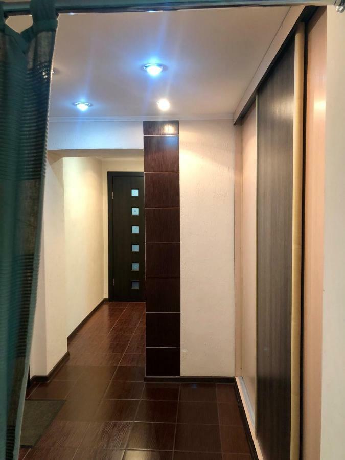 Apartment On Republic Square Ustʼ-Kamenogorsk Esterno foto